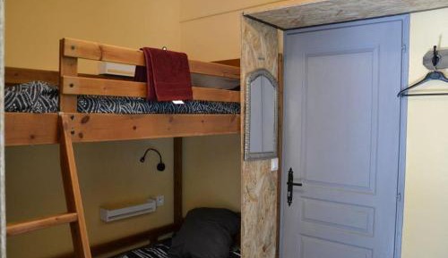 Bunk Bed in Mixed Dormitory Room