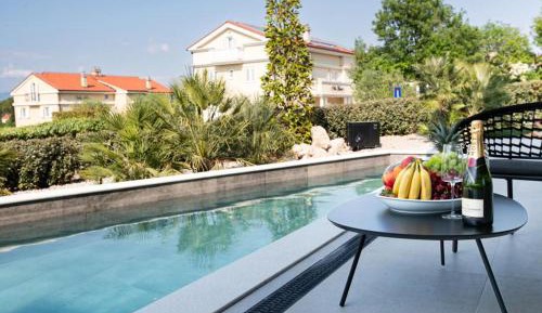 Suite with Private Pool