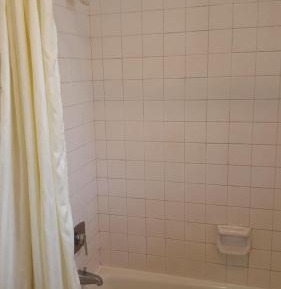 Queen Room - Non-Smoking