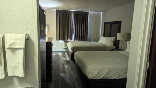 Queen Room with Two Queen Beds - Non-Smoking
