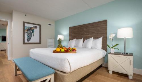 King Suite with Partial Ocean View