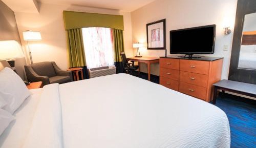King Room - Hearing Accessible