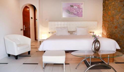 King Room with Spa Bath