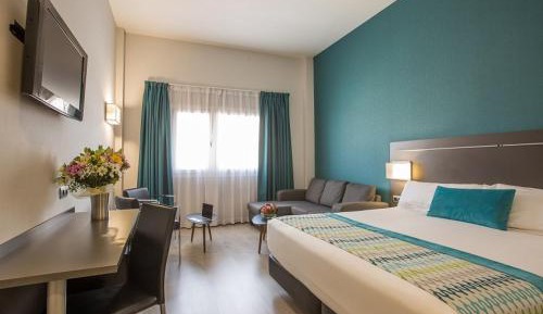 Junior Suite with Terrace and Hydromassage Bathtub