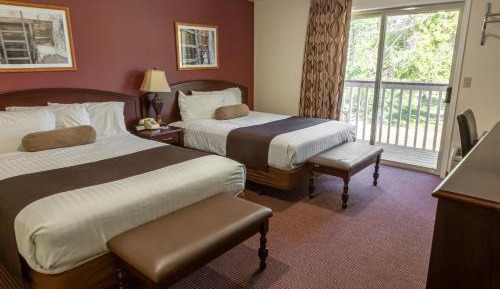 Deluxe Room with Two Queen Beds