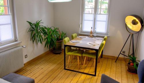 Family Room with Garden View