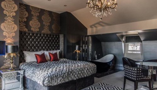 The Bubble Suite & Rooftop Terrace