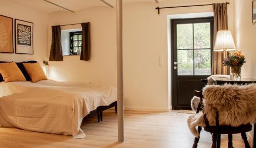 Double Room with Private Bathroom