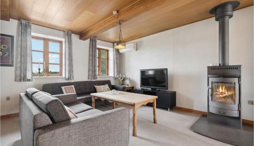 Three-Bedroom Vacation Home 