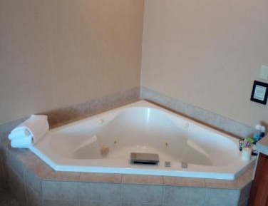 King Suite - Non-Smoking