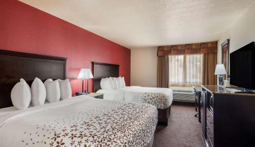 Queen Room with Two Queen Beds - Non-Smoking