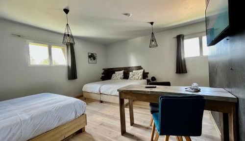 Family Room with Garden View