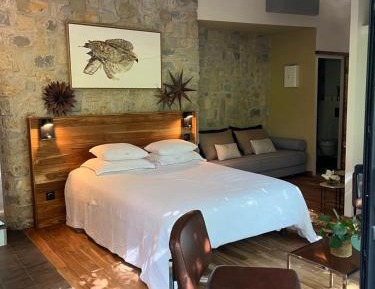 Studio with Spa Bath