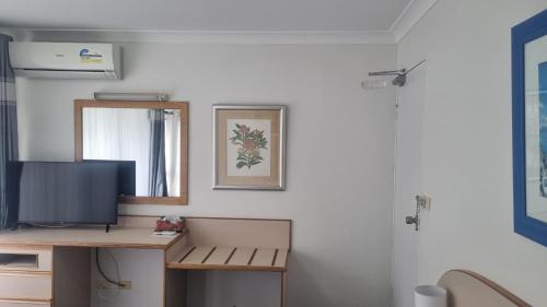 Standard Queen Room with Spa Bath