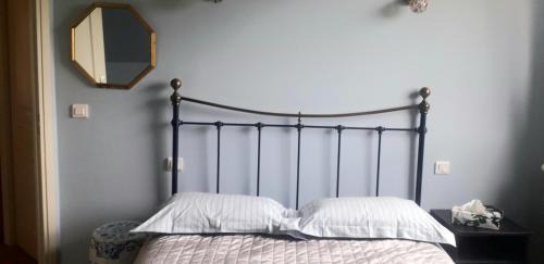 Deluxe Double Room (2 Adults + 1 Child)