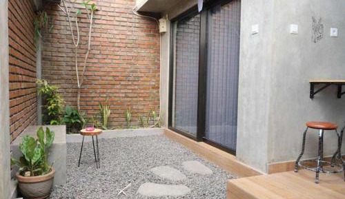 Villa with Garden View