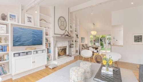 Three-Bedroom Townhouse