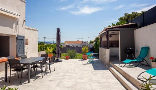 Villa with Garden View