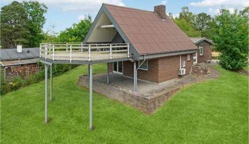 Three-Bedroom Vacation Home 
