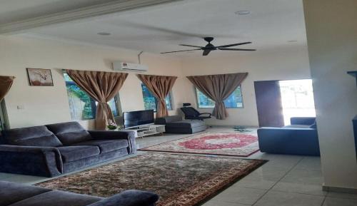 Standard Double Room with Shared Bathroom