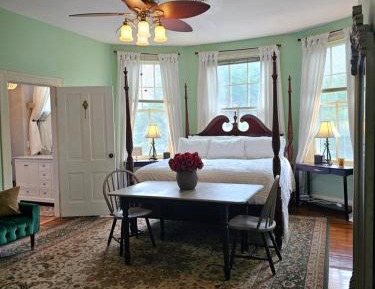 King Room with Spa Bath