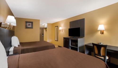 Queen Room with Two Queen Beds - Non-Smoking