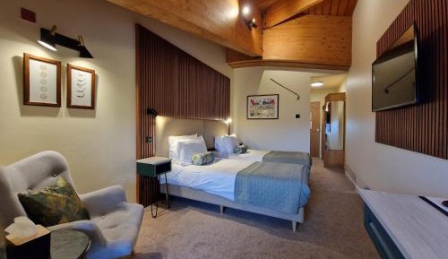 Twin Room with Private Bathroom