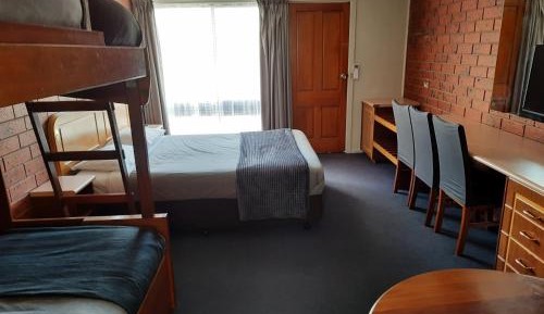 Family Room (4 Adults)