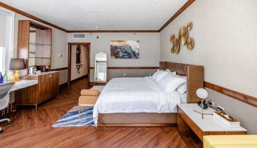 Deluxe King Room