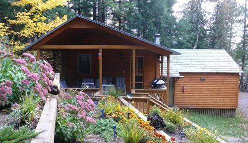 Nestle Down - Lake Front 3 Bedroom w/ Large Porch