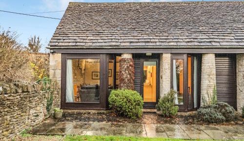 One-Bedroom Holiday Home