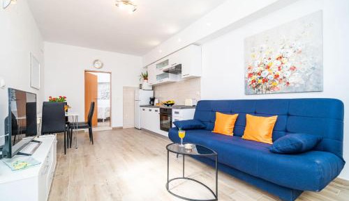 One-Bedroom Apartment with Terrace and City View