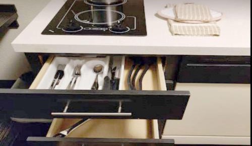 One-Bedroom Queen Suite