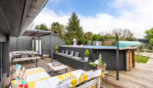 Villa with Garden View