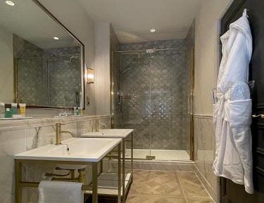 Manor One-Bedroom Suite