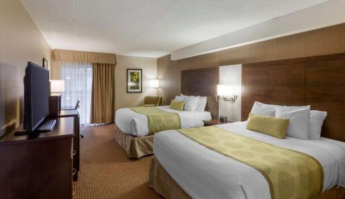 Queen Room with Two Queen Beds and Balcony