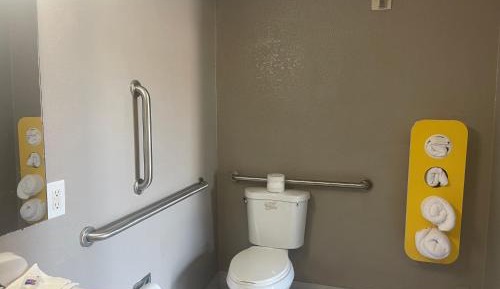 Queen Room - Non-Smoking