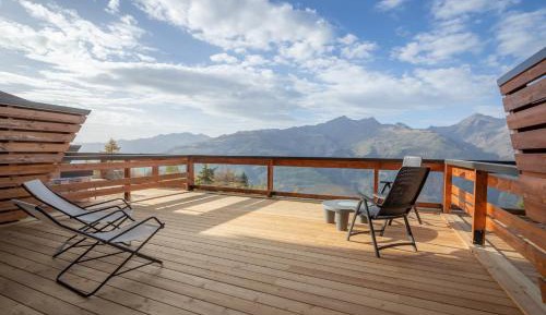 Suite with Mountain View