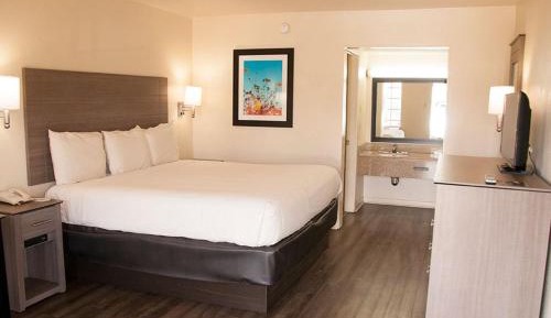 Deluxe King Room