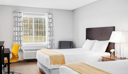 Standard Queen Room