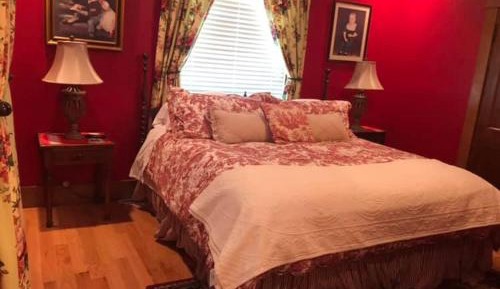 Deluxe King Suite