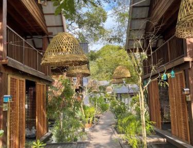 Deluxe Bungalow with Garden View