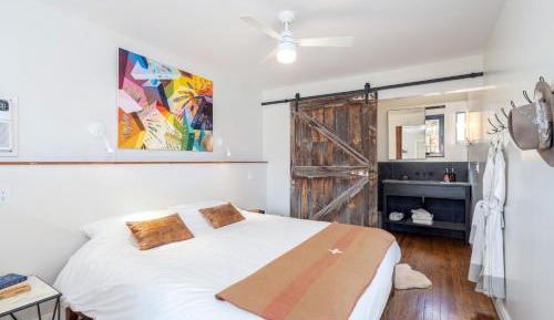 Deluxe King Studio