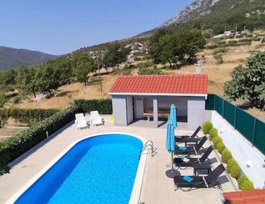Two-Bedroom Apartment with Terrace
