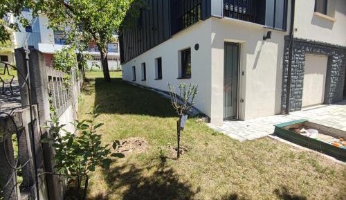 Studio with Garden View