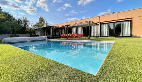 Six-Bedroom House