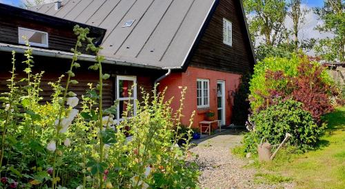 Apartment with Garden View