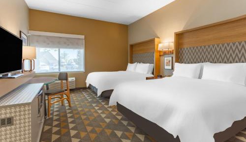 Standard Queen Room with Two Queen Beds