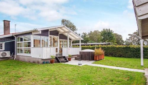 Two-Bedroom Holiday Home