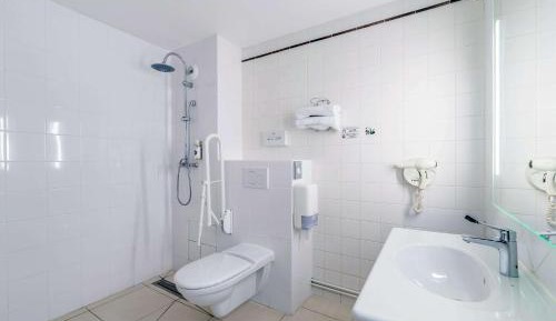 Accessible Room with Four Single Beds - Non-Smoking